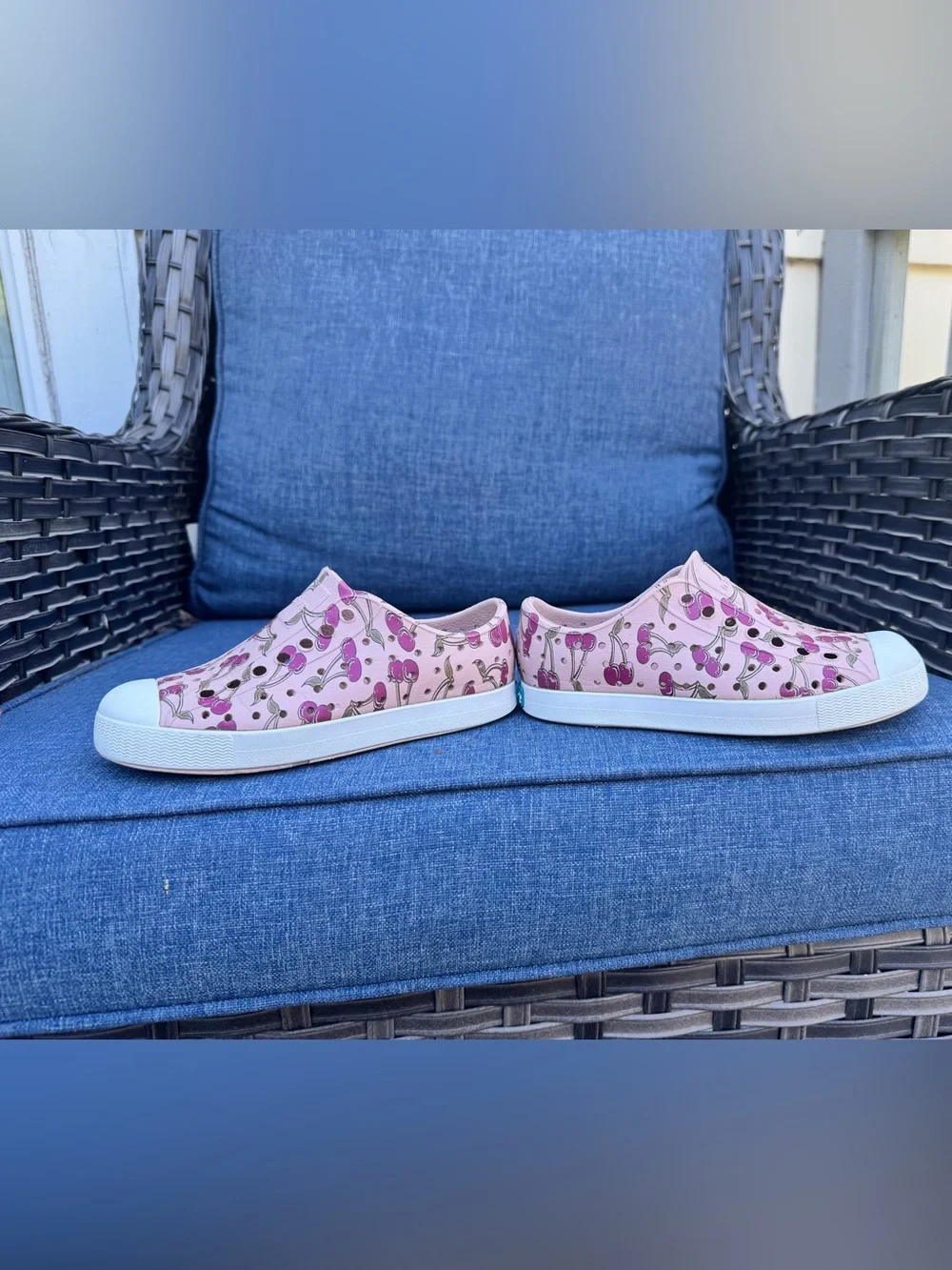 Native Jefferson Sugarlite Cherry Print Shoes Pink White Size C11 Kids Slip On
